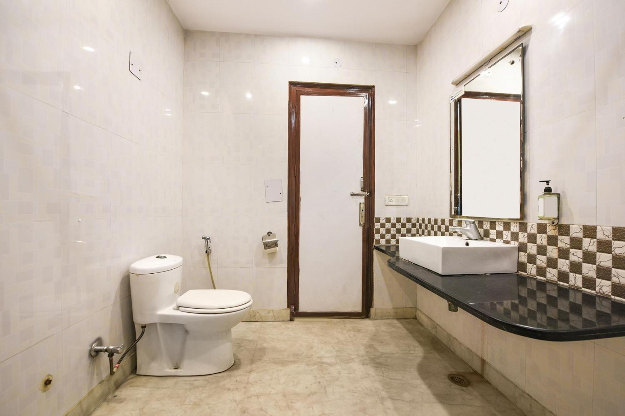 Fabhotel The Kings Plaza New Delhi Exterior foto